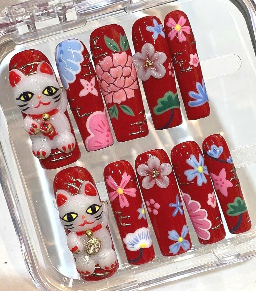 Lucky Cat Press On Nails – Red Floral Japanese False Nail Set