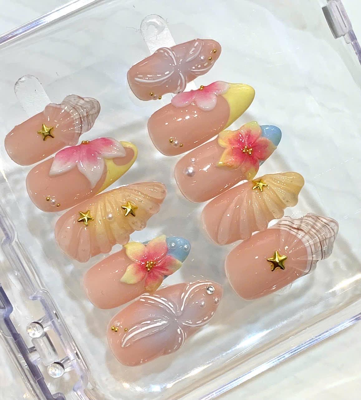 Tropical Press On Nails | Hibiscus Flower, Seashell Summer Vacation Set