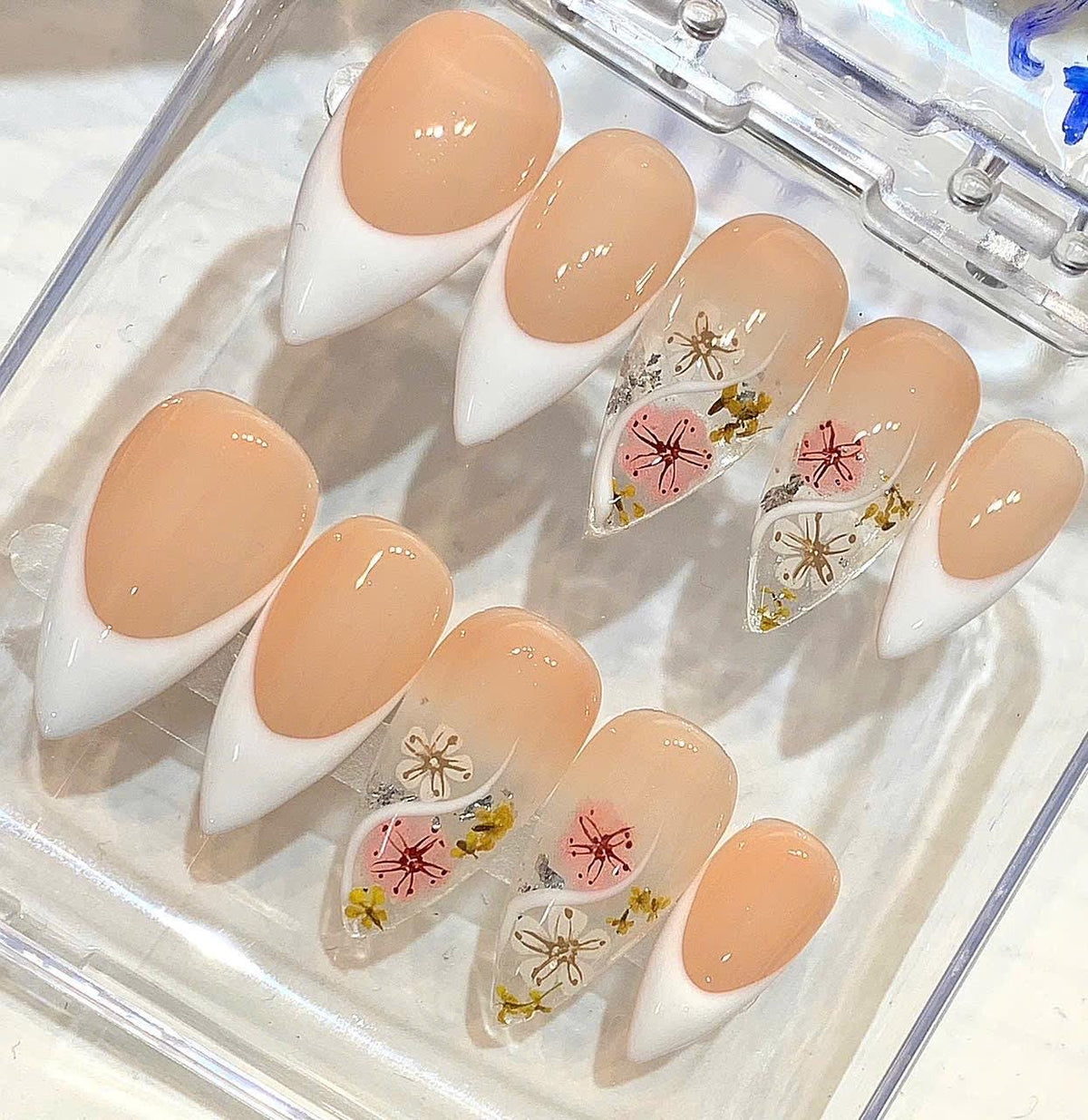 Minimalist Nude French Tip Press On Nails, Dried Flower Floral Nails, Elegant Spring Bridal Nails, Handmade Almond Shape Fake Nails