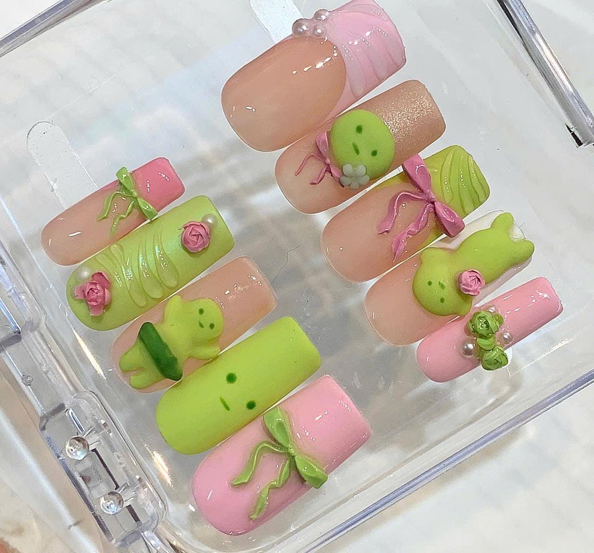 Kawaii 3D Alien Press On Nails – Green & Pink Nail Set