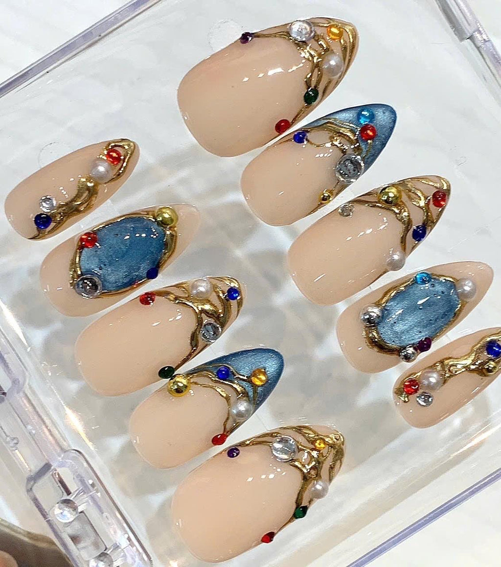 Luxury Blue Gemstone Press On Nails - Gold Chain Design - Royal Style Fake Nails