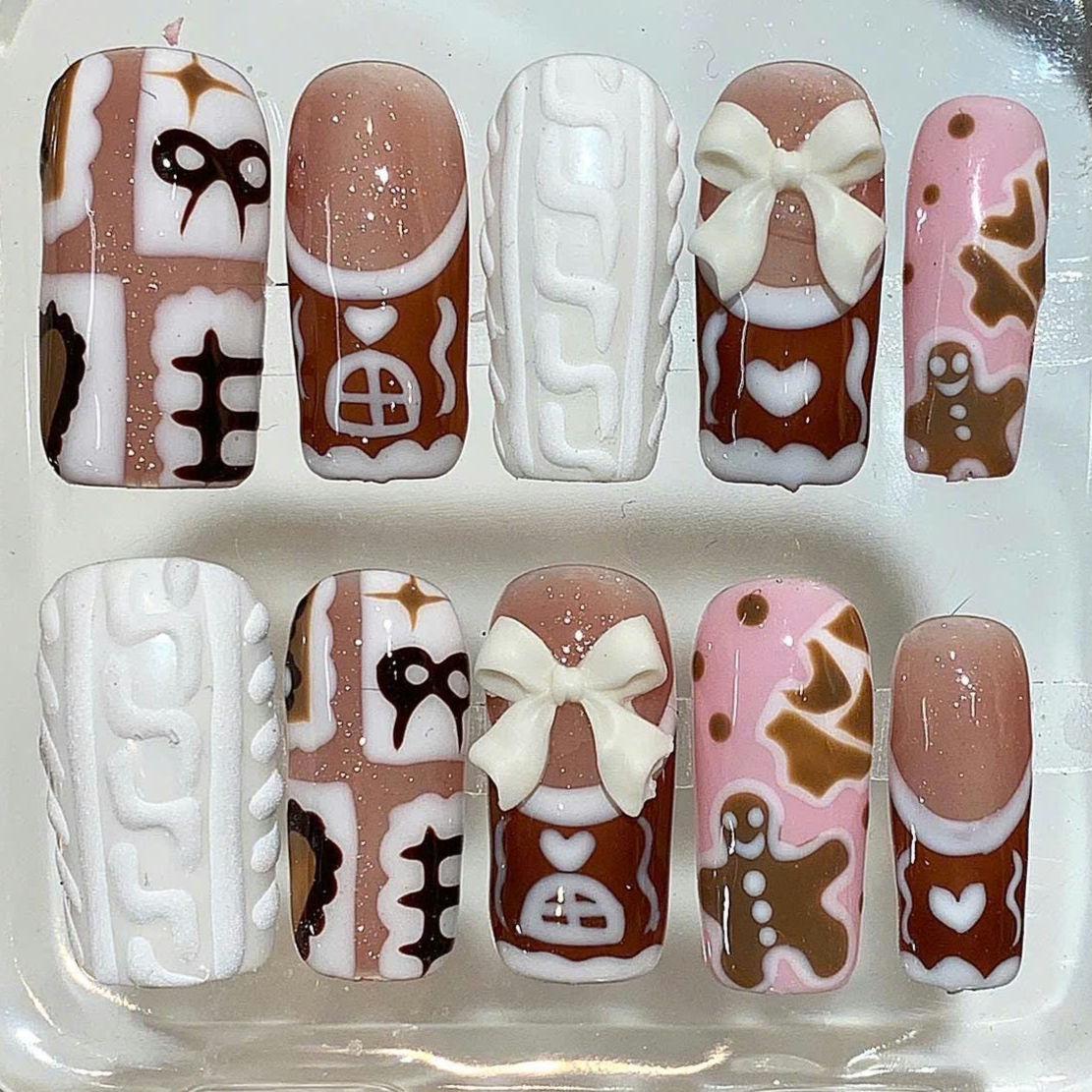 Gingerbread Christmas Press On Nails | Bow Cookie, Winter Sweater Design