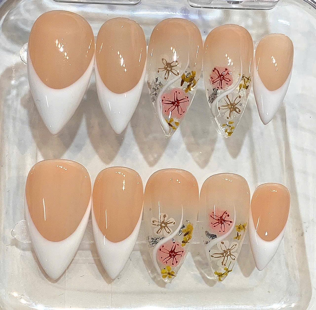 Minimalist Nude French Tip Press On Nails, Dried Flower Floral Nails, Elegant Spring Bridal Nails, Handmade Almond Shape Fake Nails