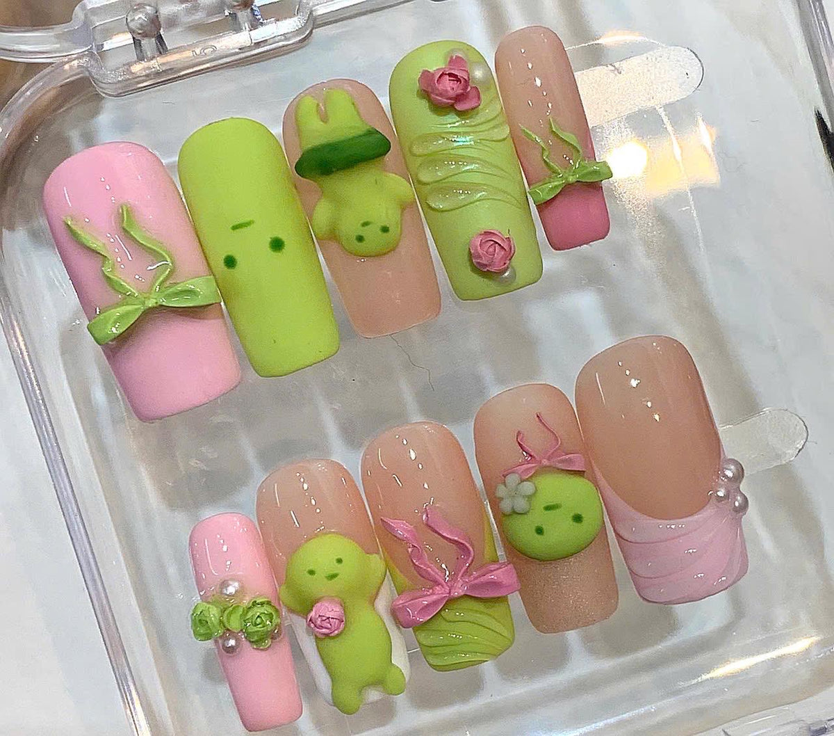 Kawaii 3D Alien Press On Nails – Green & Pink Nail Set