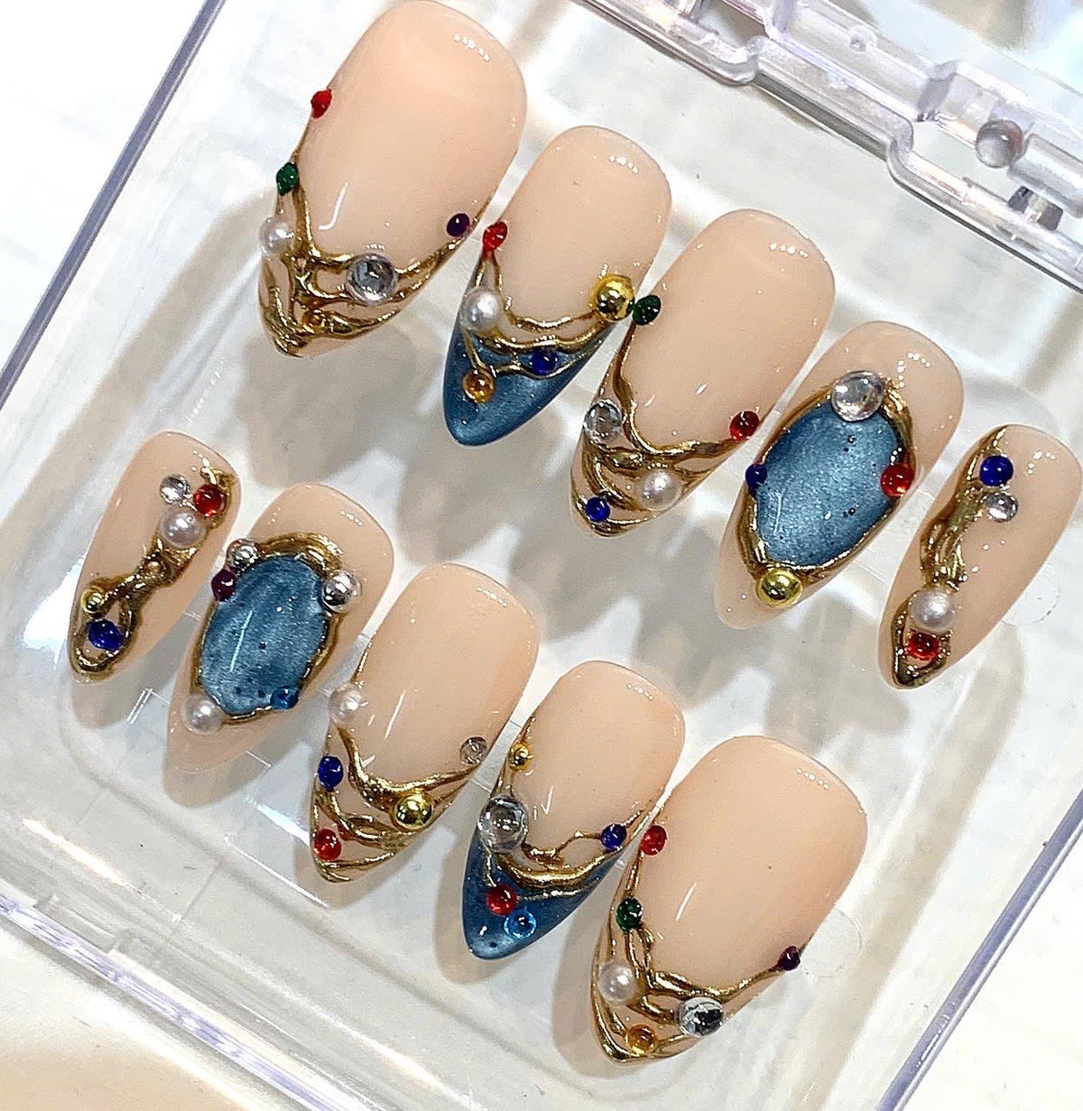 Luxury Blue Gemstone Press On Nails - Gold Chain Design - Royal Style Fake Nails