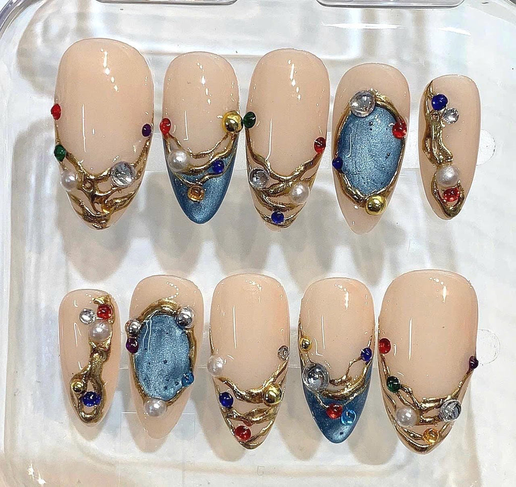 Luxury Blue Gemstone Press On Nails - Gold Chain Design - Royal Style Fake Nails