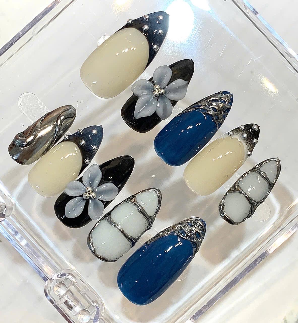Blue Chrome 3D Flower Nail Set, Modern Silver Swirl French Tips