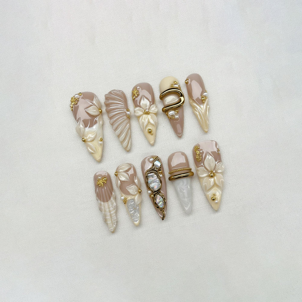 Elegant 3D Floral Press On Nails, Nude Chrome Mermaid Nails, Luxury Ocean Nail Art, Beige Pearl Seashell Nails