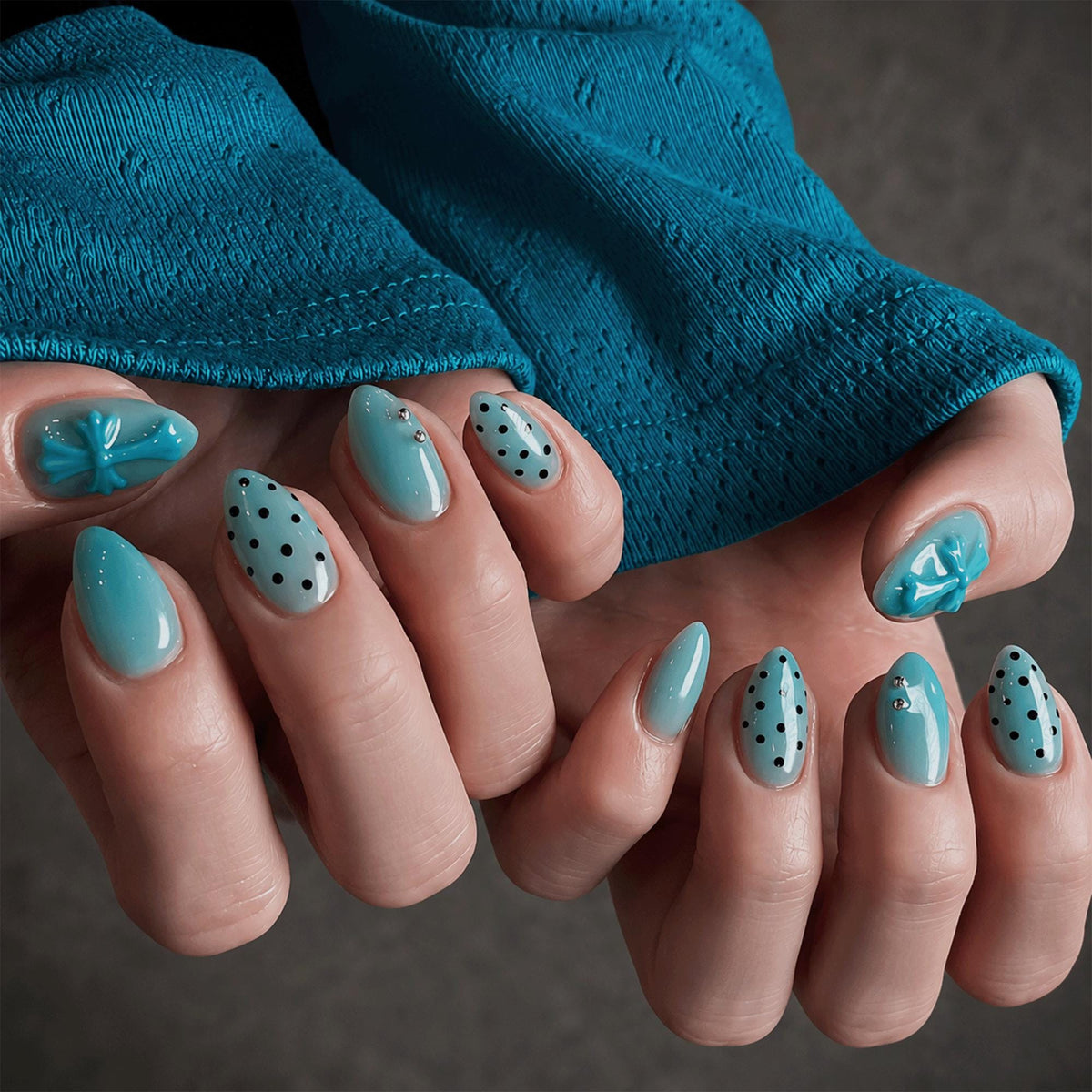 Tiffany Blue Press On Nails, Handmade Polka Dot Nails, 3D Cross Fake Nails, Cute Kawaii Short Nails, Baby Blue Nails
