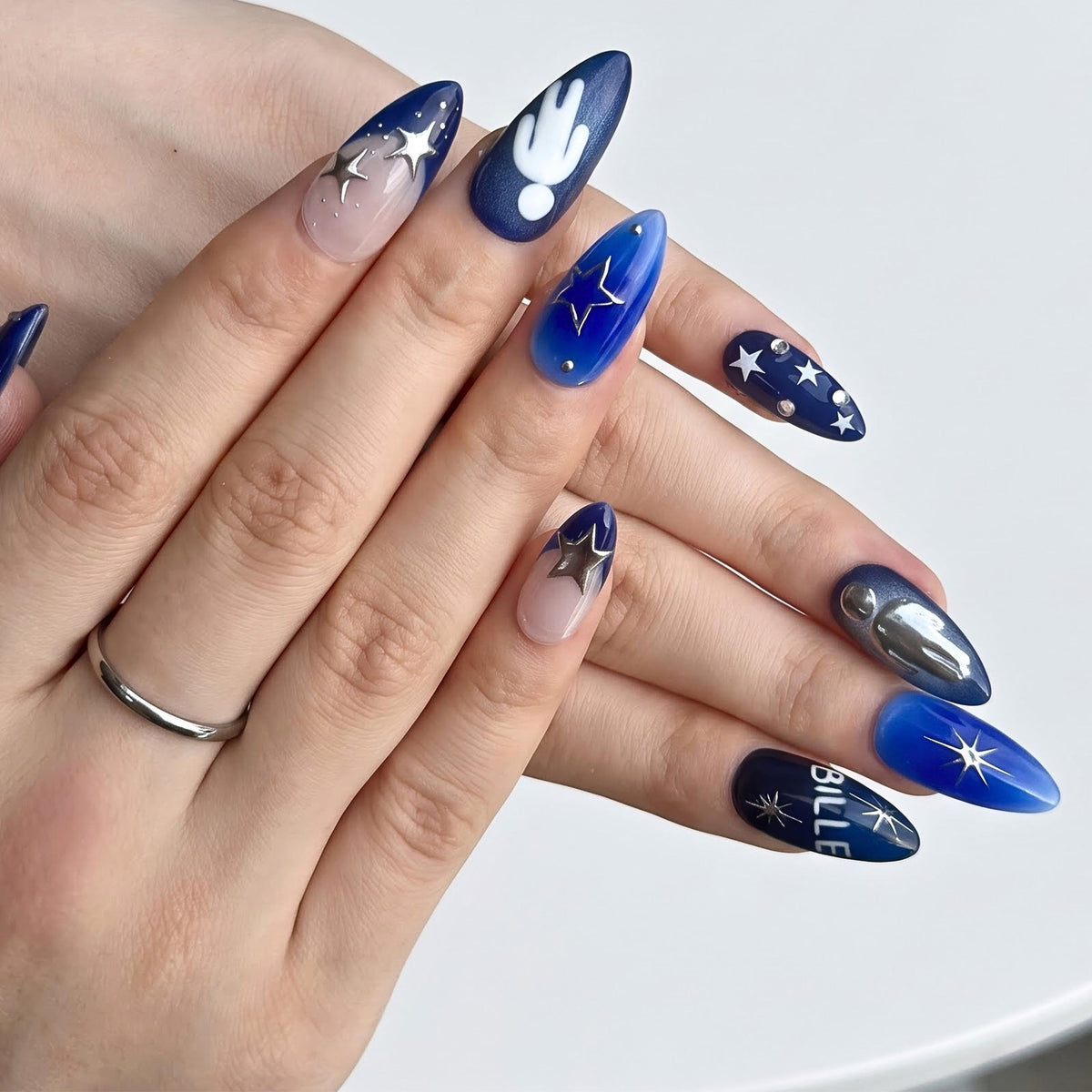 Electric Blue Press On Nails with Chrome Star, Dark Pop Concert Fake Nails in Almond Shape, Handmade Metallic Nail Art for Festival JB474UC
