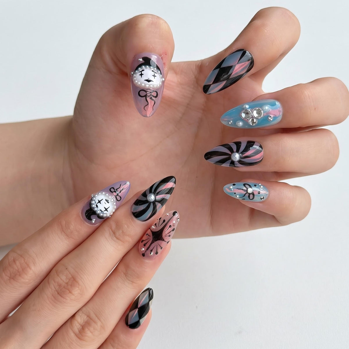 Clown Press On Nails with Vintage Clock, Harlequin Fake Nails in AlmondShape, Handmade Gothic Nail Art for Halloween, Party, Cosplay JB480UC