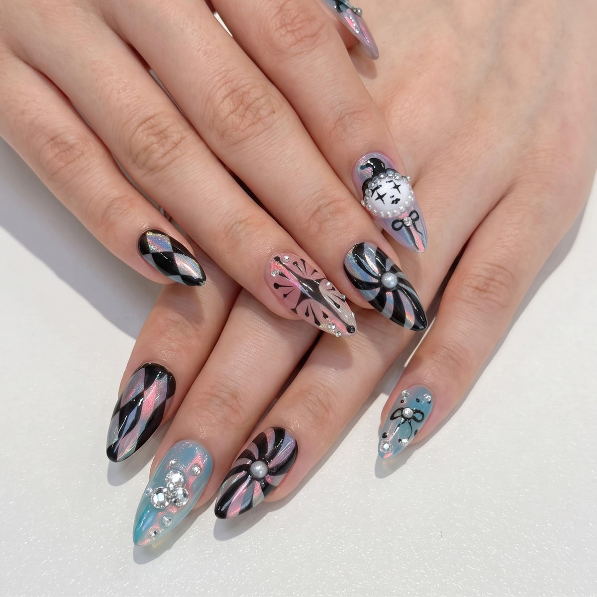Clown Press On Nails with Vintage Clock, Harlequin Fake Nails in AlmondShape, Handmade Gothic Nail Art for Halloween, Party, Cosplay JB480UC