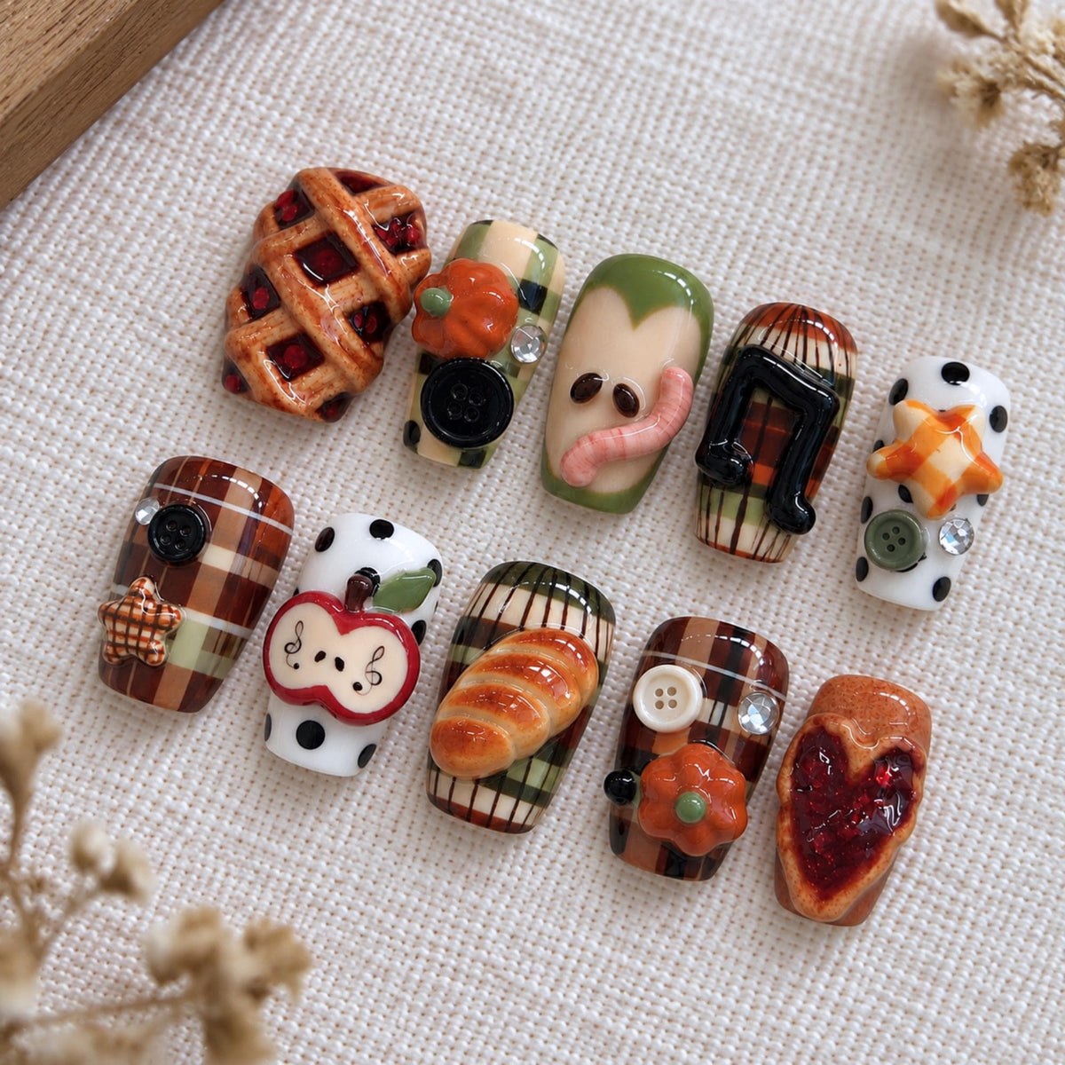 Kawaii Fall Press On Nails, 3D Apple Pie Plaid Nails, Cozy Autumn Nail Set