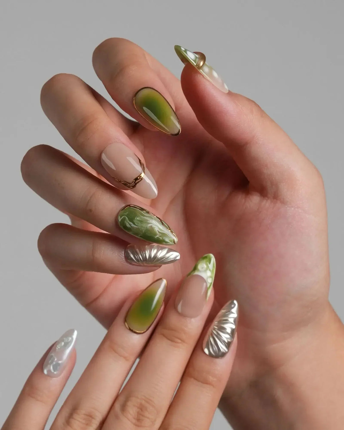 Marshes Mud Masquerade Reusable Press On Nails
