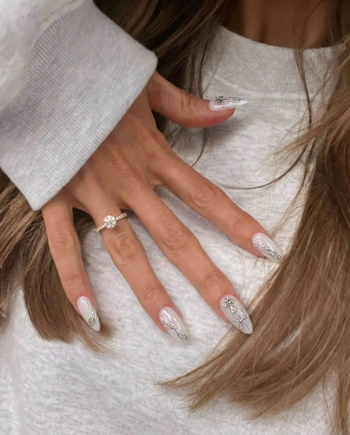 Metallic Patterned White Reusable Press On Nails