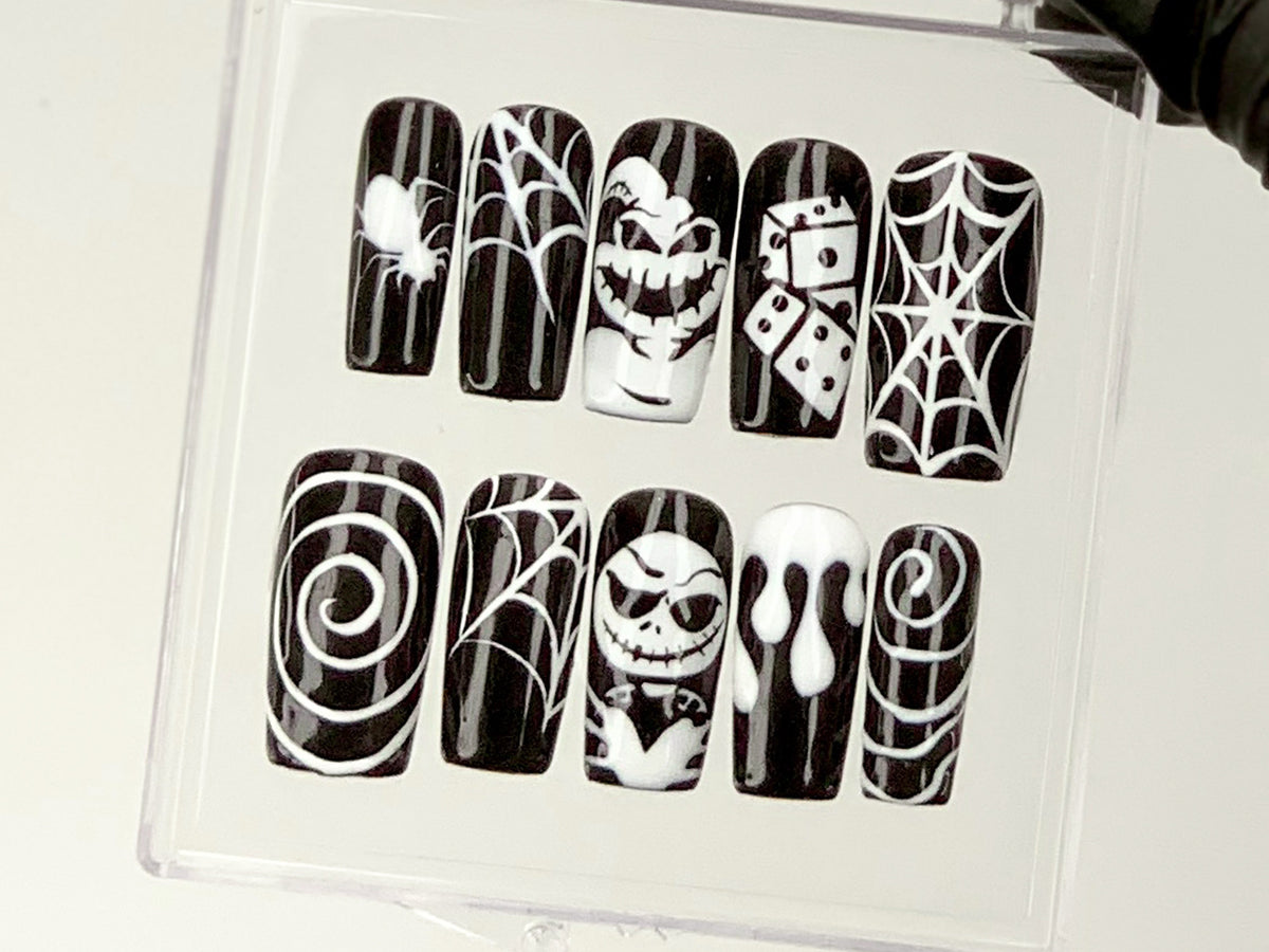 Spooky Halloween Press On Nails, Creepy Cute Nail Art, 3D Spider Web and Skull Acrylic