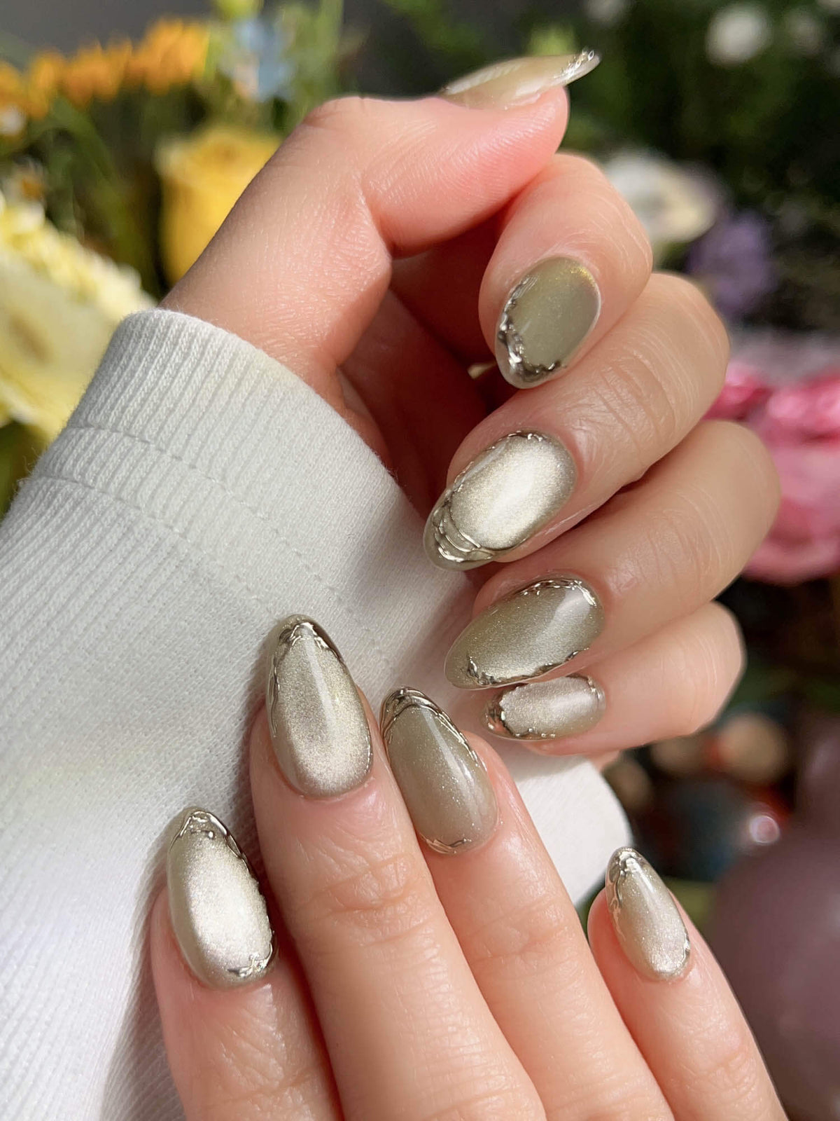 Ripples Twinkle Reservoir Reusable Press On Nails