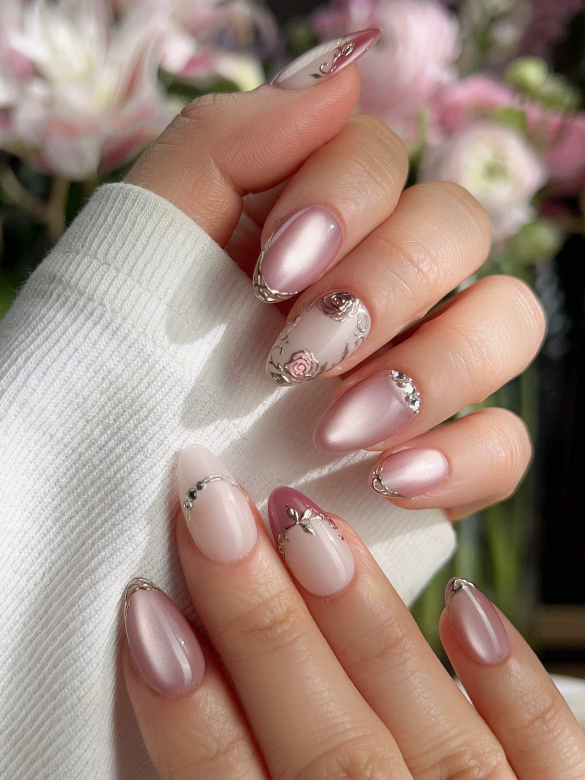 Rose Théâtre Noir Reusable Press On Nails