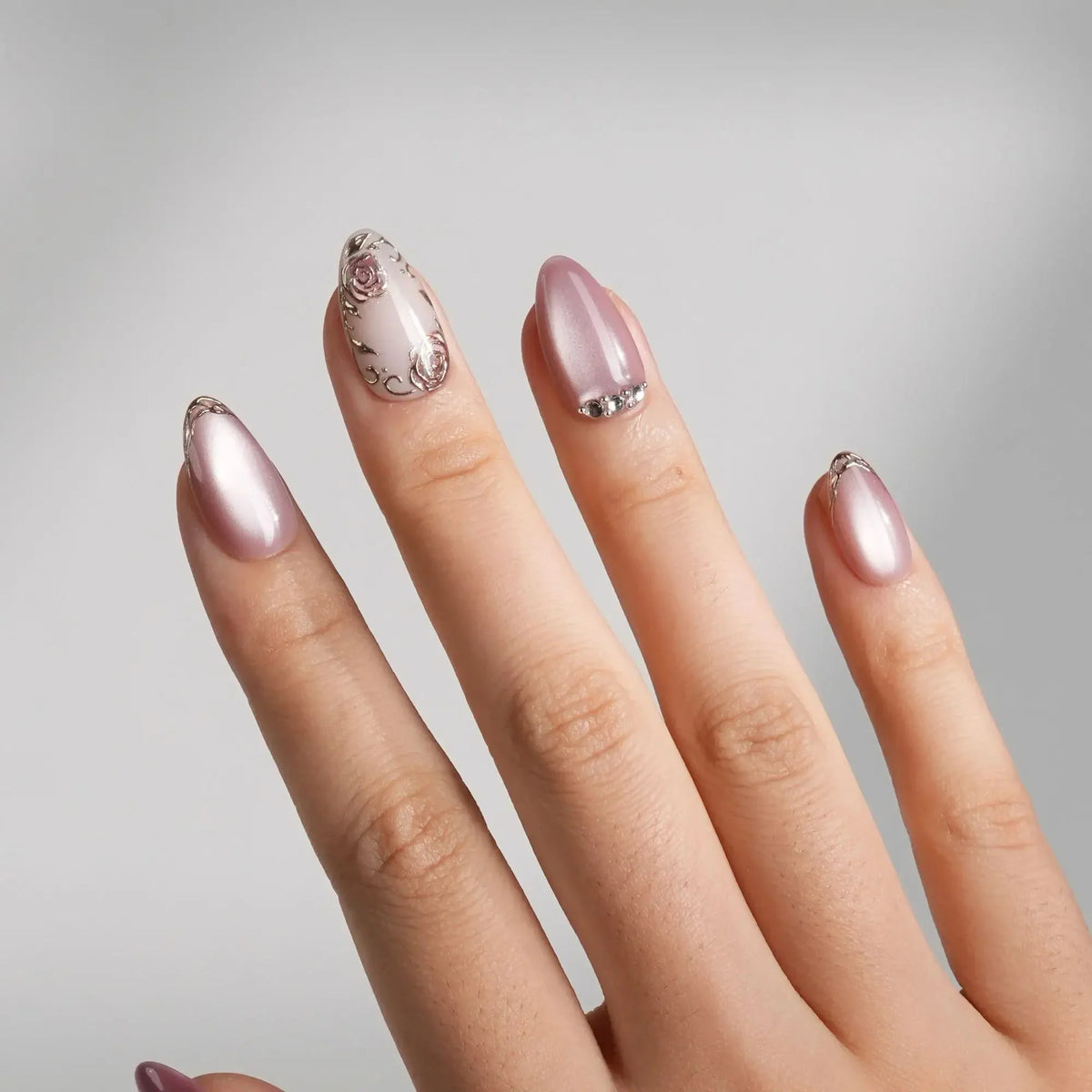 Rose Théâtre Noir Reusable Press On Nails