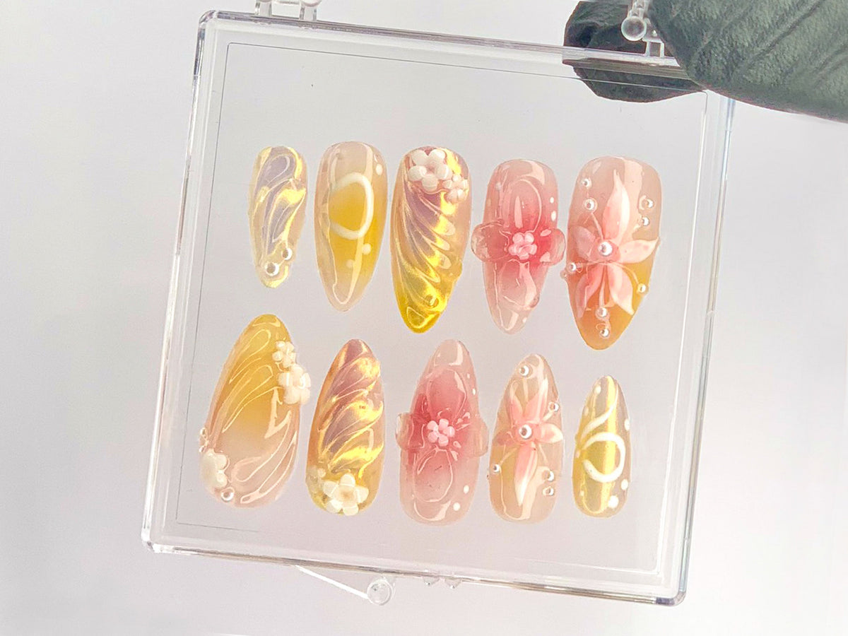 Floral Fantasy Press On Nails, Golden Elegance Fake nails, Chic Blossoms Nail Art