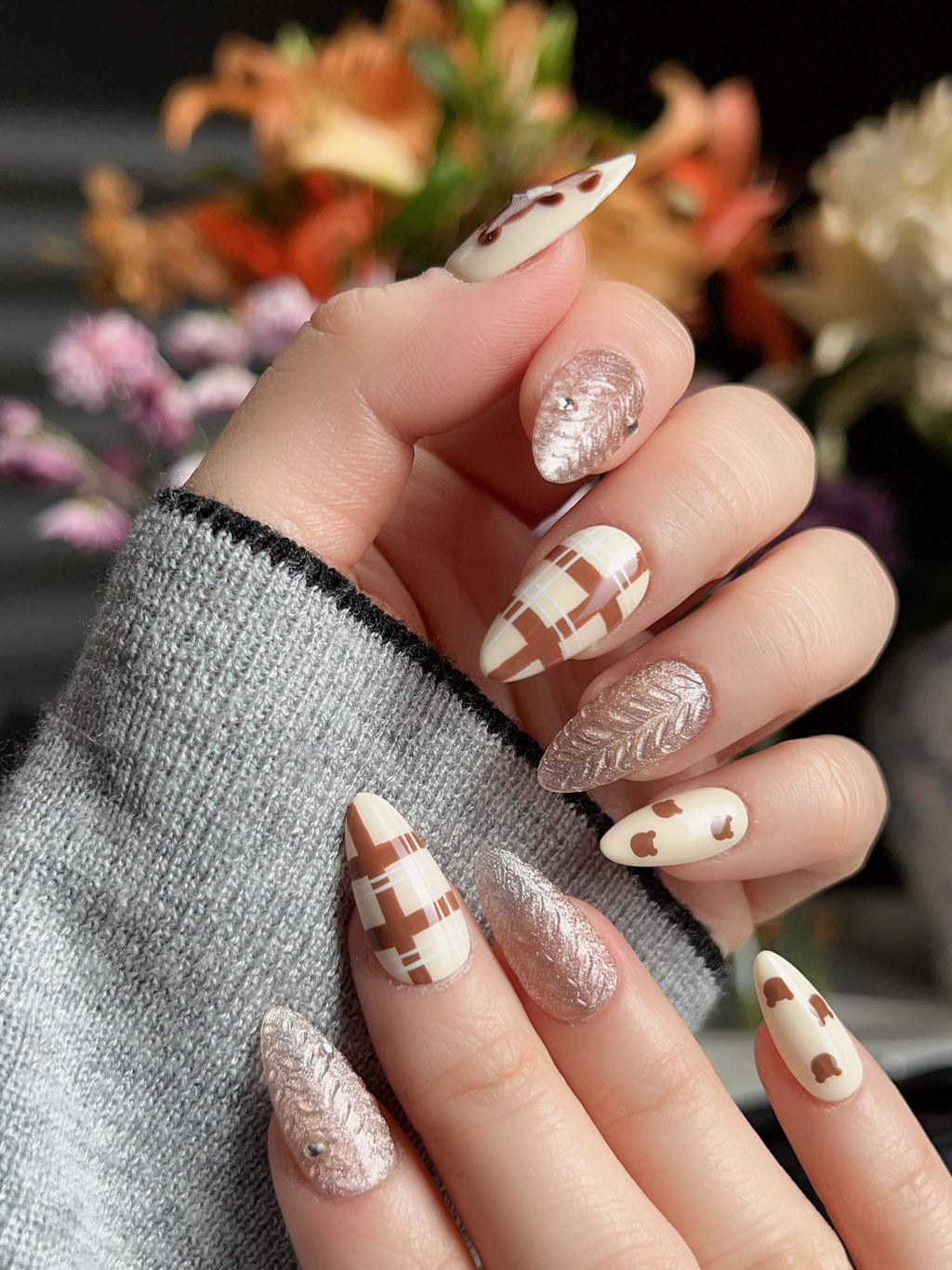 Sweater Weather Reusable Press On Nails