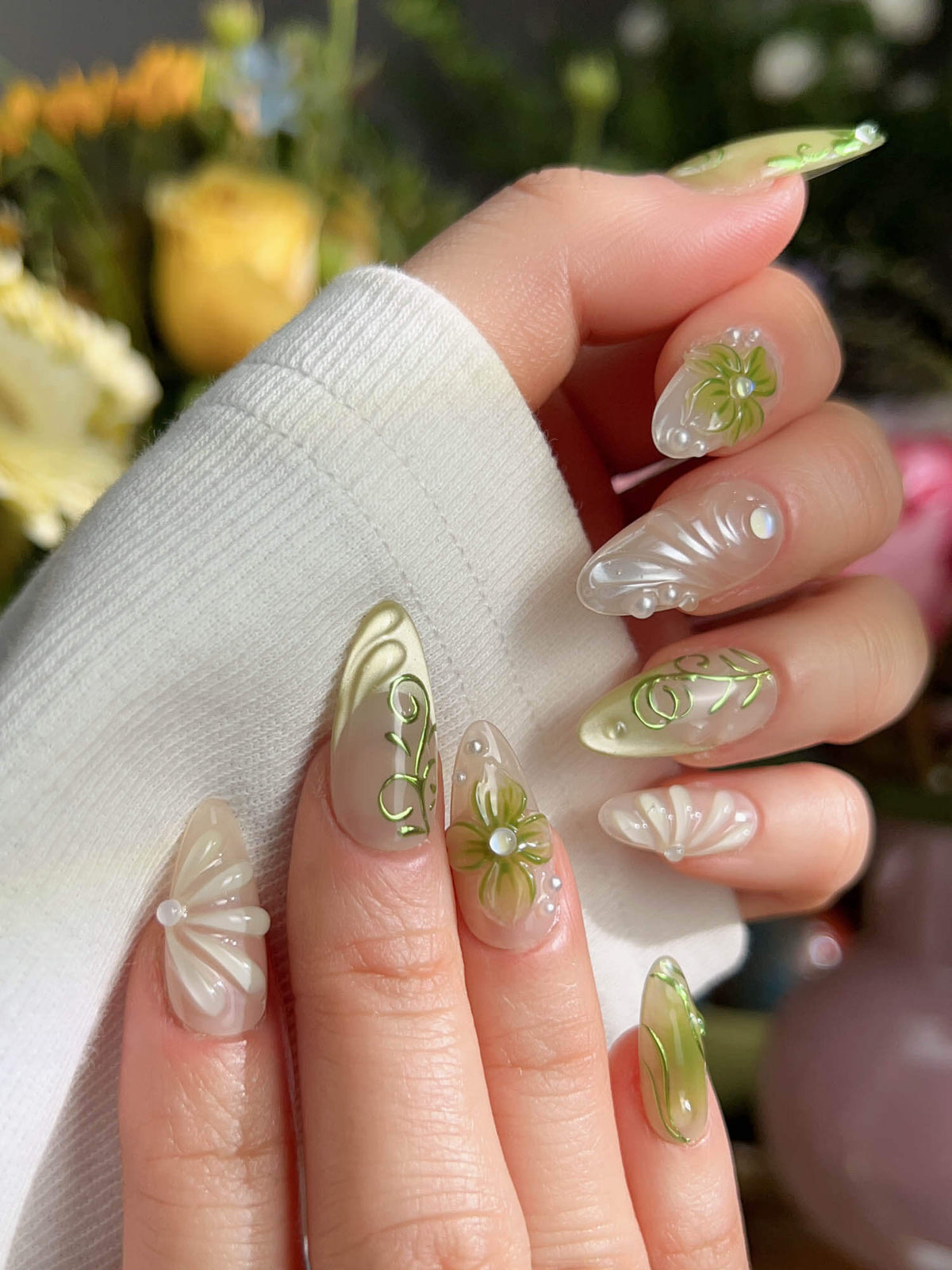 Vines Sneaky Climber Reusable Press On Nails