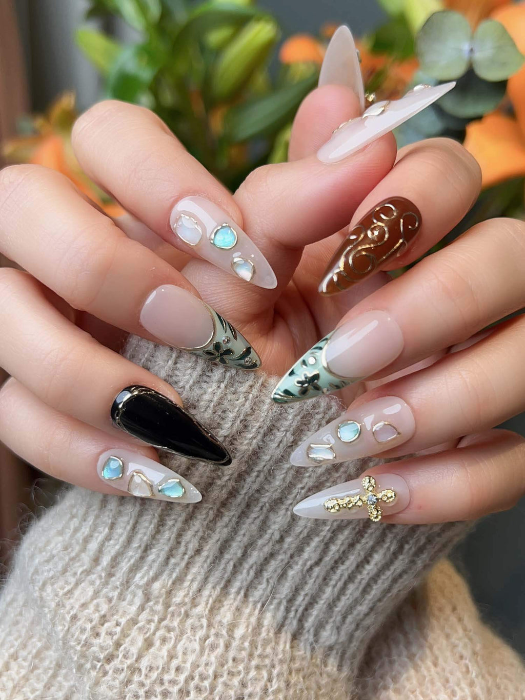 Vintage V Reusable Press On Nails